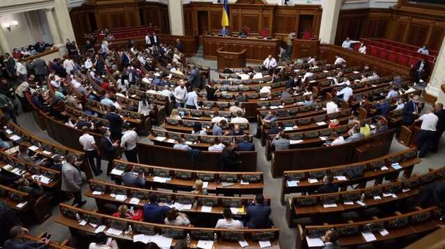 Українці зобов’язали Зеленського розглянути питання встановлення всім депутатам та міністрам мінімальної зарплати