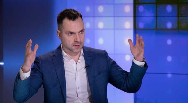 Арестович про окупацію Херсонської області: все висить на трьох мостах