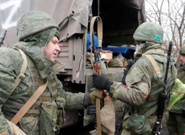 Військові РФ влаштували перестрілку з бойовиками "ДНР" у Маріуполі: вирішували, хто більший "визволитель"