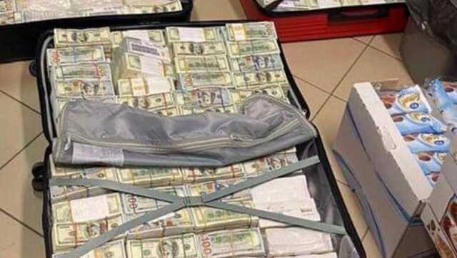 На Закарпатті митники допомогли вивезти $28 млн та 1,3 млн євро у валізах