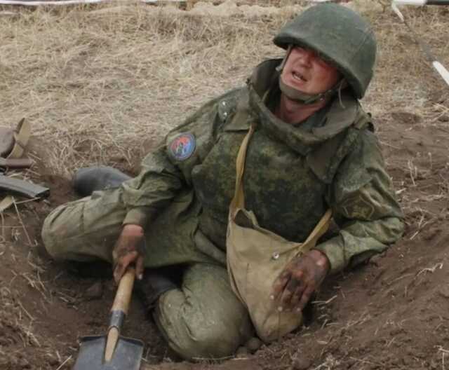 "Вони "відморожені", можуть у ногу вистрілити": окупант поскаржився на командирів-наркоманів