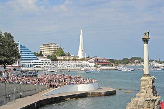 Окупанти назвали Севастополь "прифронтовим містом" і запровадили жовтий рівень "терористичної загрози"