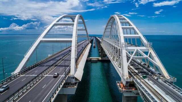 Появилось видео переброски российских САУ "Мста-С" через Крымский мост