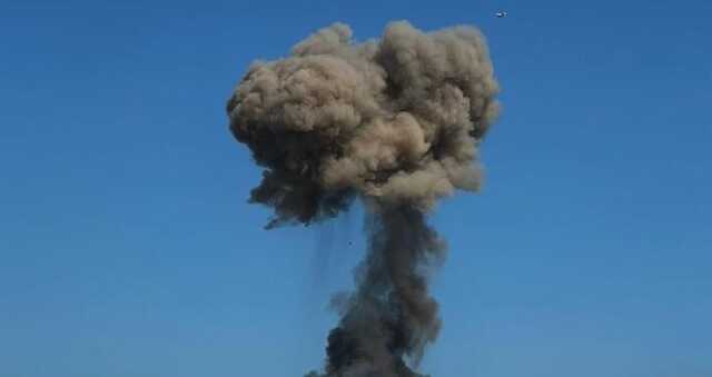 В Сакском районе Крыма объявили эвакуацию после взрывов на авиабазе