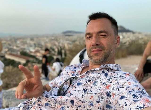 Арестович: "Вибухи на контрольованих Росією територіях – це перші ластівки"