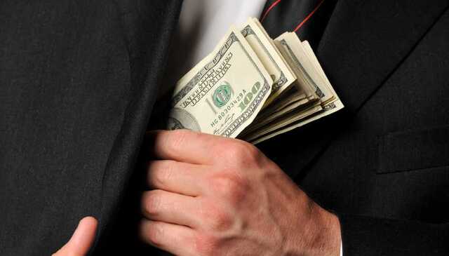 У Києві підрядники вкрали 1,3 млн гривень під час ремонту лікарняного басейну