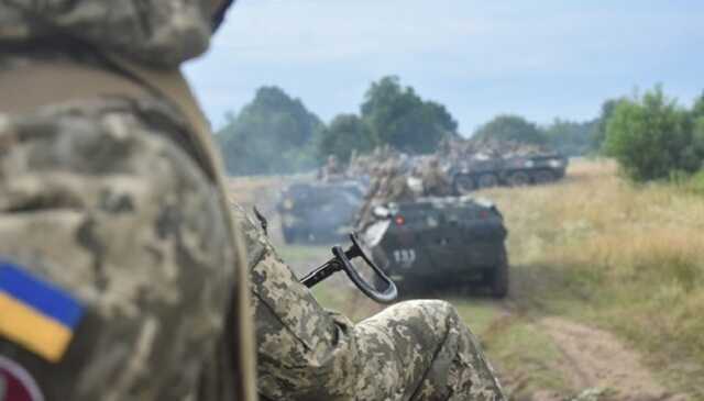 Українські воїни зібрали потужну бойову машину з трофейної техніки: відео з розробкою