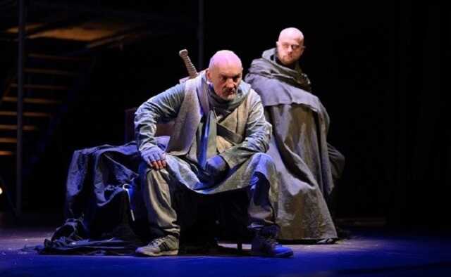 Стал резервистом: 53-летний актер из сериала "Крепостная" уничтожает врага на фронте