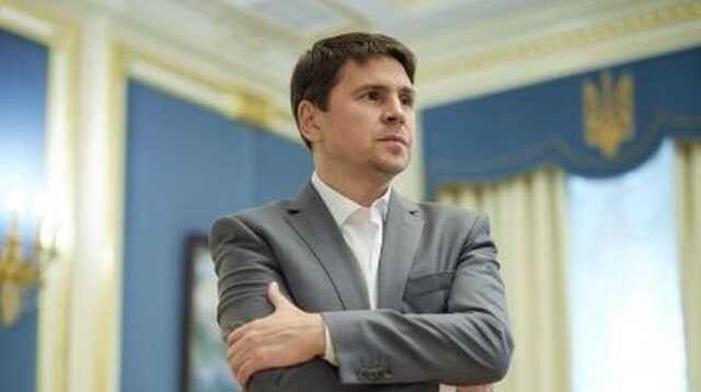 "Це перший крок до російського бунту": Подоляк прокоментував заборону видачі віз для росіян