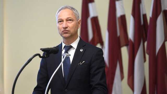 В Латвии собираются ограничить русский язык на работе и в общественных местах