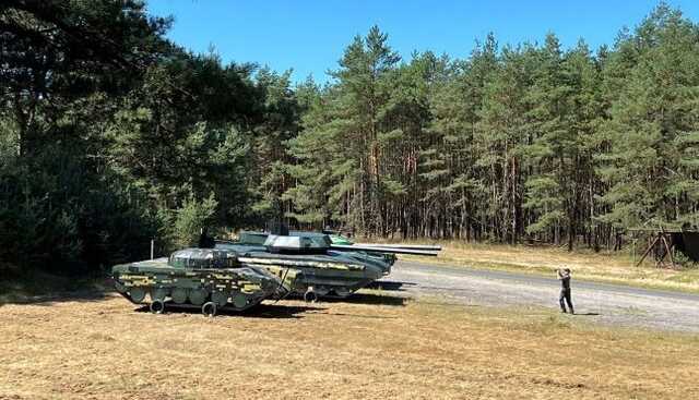 Чи вчаться знищувати танки РФ? Армія Німеччини отримала роботизовані макети