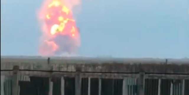 В России назвали причиной новых взрывов в Крыму "возгорание"