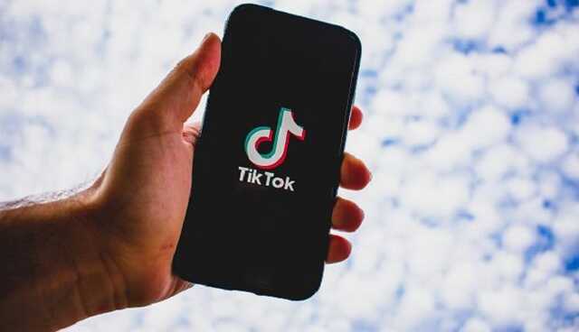    :  ز TikTok    