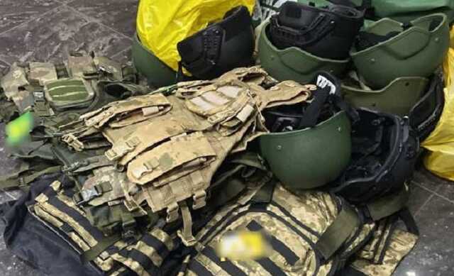 У Черкаській та Миколаївській областях незаконно торгували товарами військового призначення