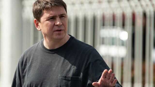 "Інфраструктура РФ має бути зруйнована": у Зеленського розповіли про вибухи у Криму