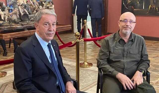 Резников встретился с министром обороны Турции