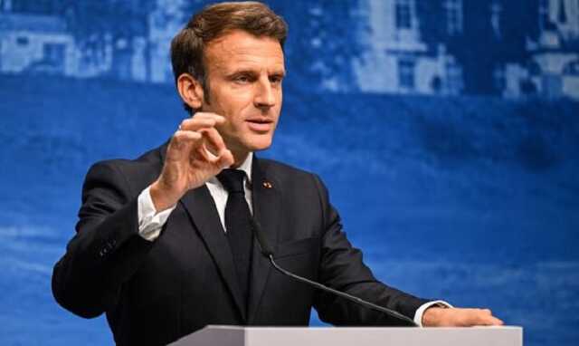 Макрон після довгої перерви знову зателефонував Путіну