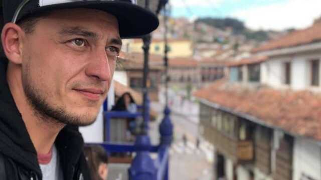 Телеведущий Евгений Синельников потерял дом в Буче: признание Музея "Голоса Мирных"