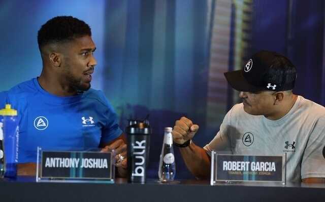 "Він не може". Тренер Джошуа зробив зізнання перед реваншем із Усиком