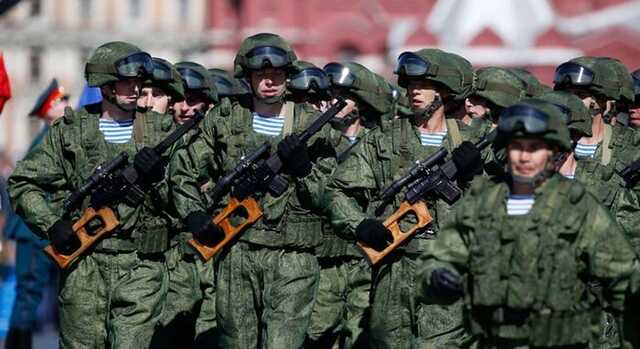 Армія РФ скорочує військові частини через нездатність покрити втрати, – журналіст