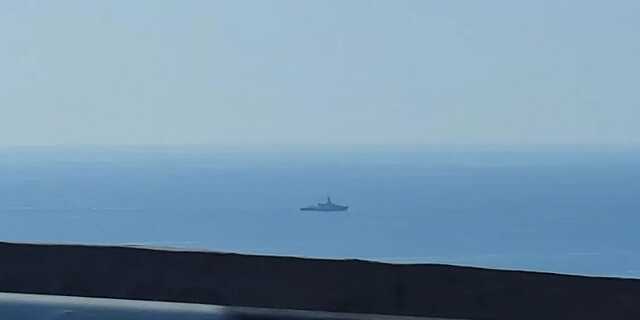 Біля південного берега Криму помітили російські військові кораблі