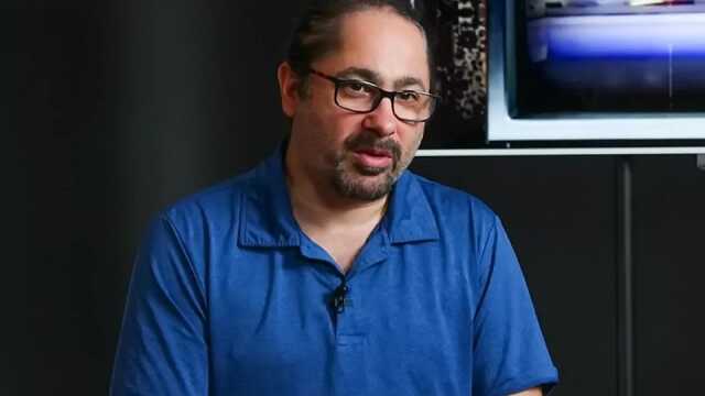 Відомий російський співак назвав Путіна "кривавим Гітлером"