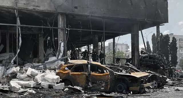 Раніше там були люди. Український дизайнер розчулив мережу фото до та після війни