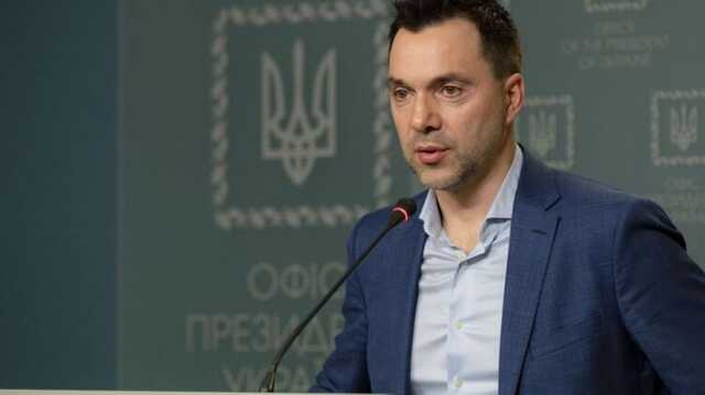 Арестович пояснив, чому не можна припинити обстріл Харкова, Кривого Рогу та Миколаєва