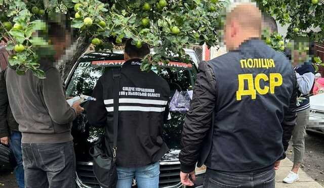 На Львівщині заблокували схему ввезення авто під приводом гуманітарної допомоги