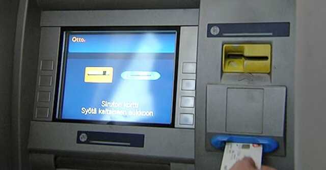 Россияне массово опустошают банкоматы в Финляндии