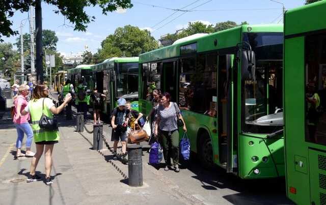 Жителів однієї із громад Дніпропетровської області просять терміново залишити дачі