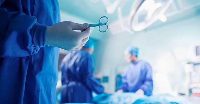 В "Охматдиті" розповіли, як у березні "пришили" палець 9-річній дитині з окупованого Димера