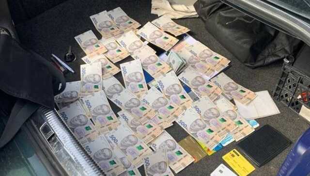 На Київщині затримали чиновників-хабарників