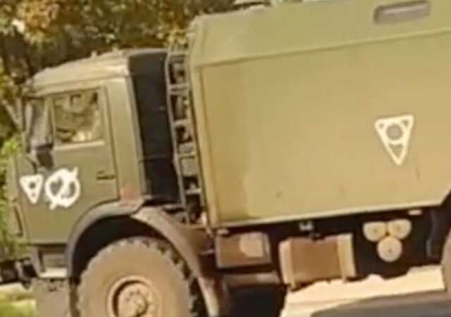 В Мариуполе зафиксировали активное перемещение военной техники с новыми отметками