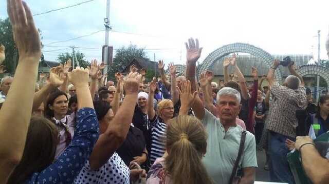 Пів року без Московського Патріархату: сотні парафій УПЦ послали гундяївський патріархат-окупант
