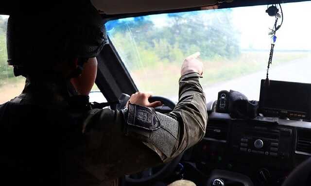 Поліцейський під обстрілом отримав поранення, рятуючи людей в Авдіївці