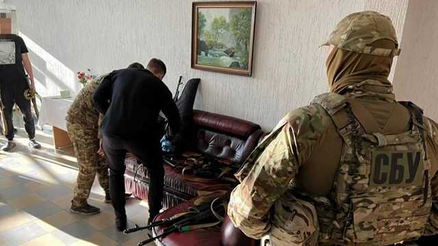 Українські митники співпрацювали з особами із списку санкцій РНБО