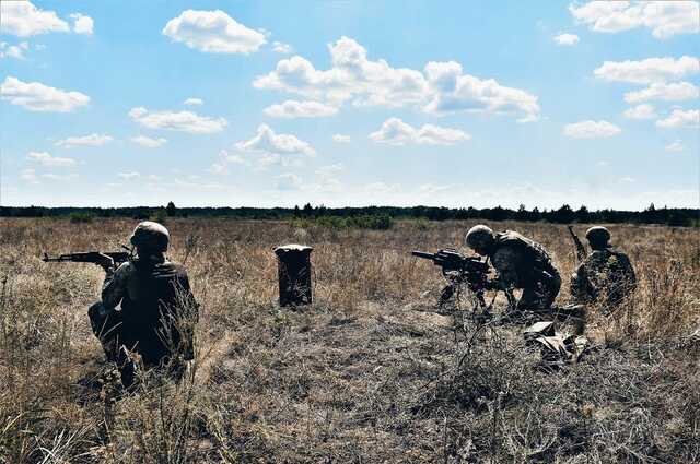 "Потребують дешизофренізації": Подоляк відреагував на заяви росіян щодо контрнаступу ЗСУ