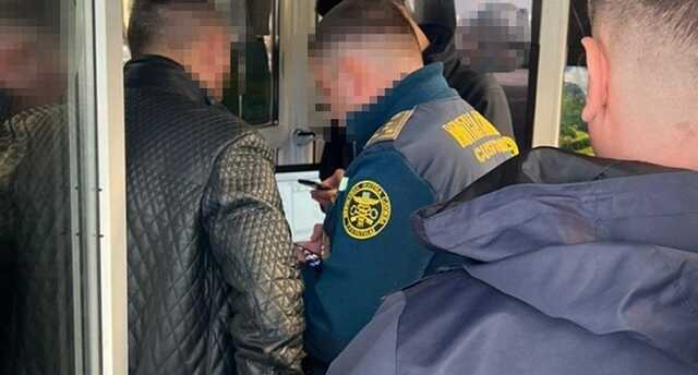 Львівським митникам вручили підозру у корупції