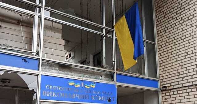 У пабликах Святогірська показали фото українського прапора над міськрадою