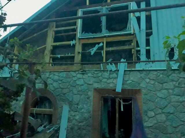 Окупанти за ніч шість разів вдарили по Нікопольському району: є руйнування