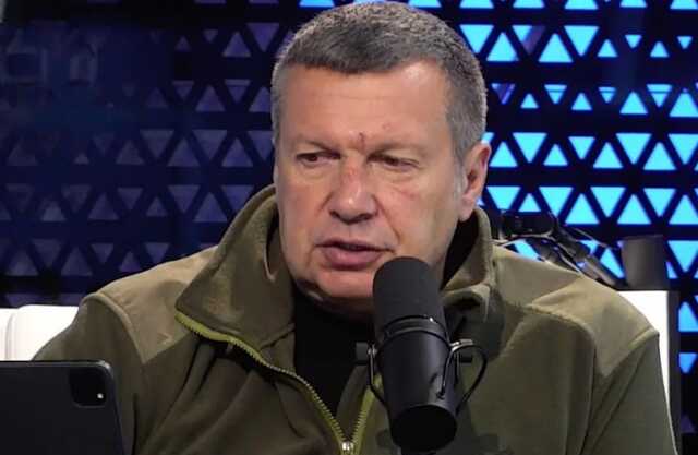 Стало відомо, хто міг розбити обличчя пропагандисту Соловйову