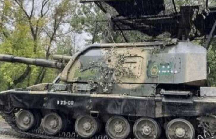 Російські військові почали встановлювати "мангали" на дахи САУ "Мста-С"