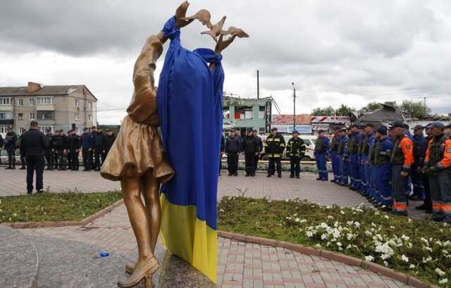 До звільненої Балаклії повернулися рятувальники