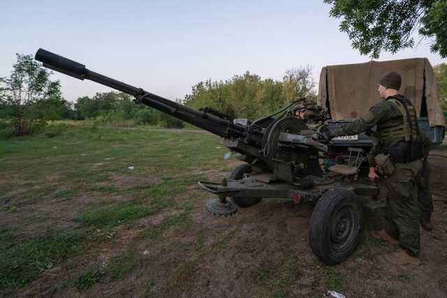 Росіяни хочуть "підтопити" ЗСУ на півдні, але тікають у Харківській області: карти боїв