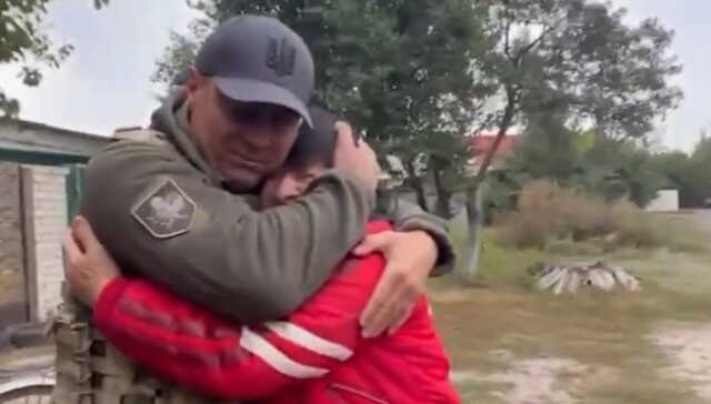 Подоляк показав, як українці зустрічають ЗСУ на звільнених територіях