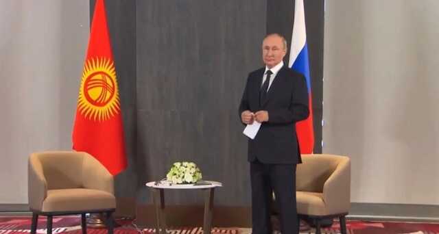 Президент Киргизстану змусив Путіна чекати на себе