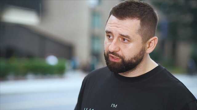 Цінник упав: Арахамія визнав, що нардепам платили зарплати у конвертах