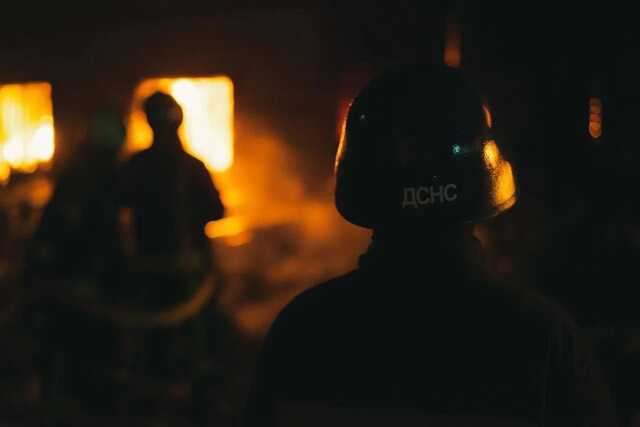 "Дякуємо за тисячі життів!" Зеленський вказав на виняткову роль українських рятувальників у війні