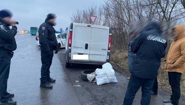 В Ровно бывшего сельского голову осудили за сделки с янтарем